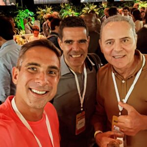Paulo Andrade Instagram - Além de enormes profissionais/narradores, solidários e cuidadosos na minha chegada à nova casa. Muito obrigado, @luisrobertoreal e @gustavo_villani. Que possamos estar cada vez mais juntos e por muito tempo.
