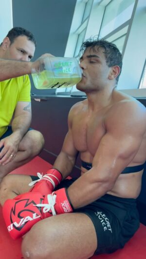 Paulo Costa Instagram - 🧃😋. @thesecretjuice @secretjuicebrasil @kelson_pinto