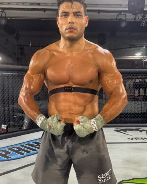 Paulo Costa Instagram - King Regards to @danawhite Hunter Campbell @mickmaynard2 for this Great main and co main event June 1st #UFC302 🔥👏 Buy your PPV now !  otherwise you will regret it Cause I gonna rock it 🧃💪

Palmas para @danawhite , Hunter Campbell @mickmaynard2 por este grande evento principal e co-principal em 1º de junho #UFC302 🔥👏 Compre seu PPV agora!  senão você vai se arrepender Porque eu vou arrasar 🧃💪

#ufc #ufc302 #secretjuice