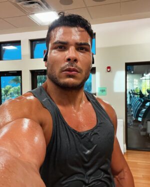 Paulo Costa Instagram - Every single day hard 🧃🔥 next episodes coming fast peoples 🙌