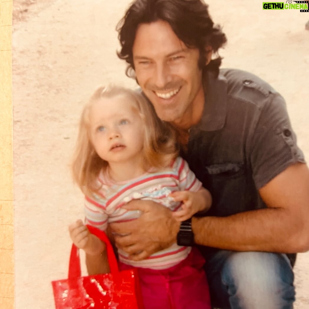 Paulo Pires - 3 Likes - A bonequinha do Pai faz 20 anos 😱❤️