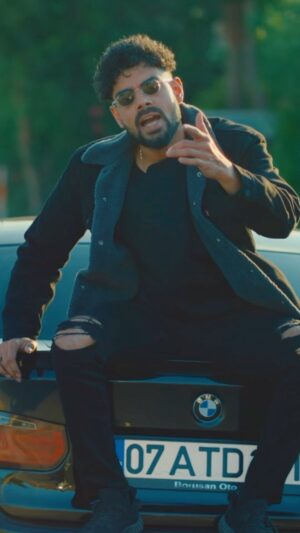 Pav Dharia Instagram - SLY - You ain’t seen a music video like this before!

The team behind this crazy project:
Director @rohitnegah 
Cinematographer @savvsingh 
Music & Lyrics @manavsangha @pavdharia