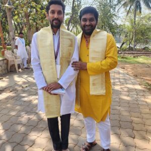 Pavan Wadeyar Instagram - ಜಗತ್ ಪ್ರಸಿದ್ಧ "ರಾಮಲಲ್ಲ" ವಿಗ್ರಹದ ಶಿಲ್ಪಿ ಶ್ರೀ ಅರುಣ್ ಯೋಗಿರಾಜ್ ಅವರನ್ನು ಭೇಟಿ ಆದ ಸಮಯದಲ್ಲಿ... ಸರ್ ನಿಮ್ಮ "ಡೊಳ್ಳು" ಚಿತ್ರ ನಾನು ಅಮೆಜಾನ್ ನಲ್ಲಿ ಎರಡು ಸರ್ತಿ ನೋಡಿದೀನಿ, ಅದೂ ಅಯೋಧ್ಯೆಯಲ್ಲಿದಾಗ ಎಂದಾಗ ನಮ್ಮ ಡೈರೆಕ್ಟರ್ @sagar_puranik ಗೆ ಎಲ್ಲಿಲ್ಲದ ಸಂತೋಷ 😄❤✨