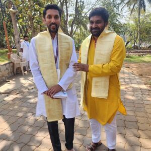 Pavan Wadeyar Instagram - ಜಗತ್ ಪ್ರಸಿದ್ಧ "ರಾಮಲಲ್ಲ" ವಿಗ್ರಹದ ಶಿಲ್ಪಿ ಶ್ರೀ ಅರುಣ್ ಯೋಗಿರಾಜ್ ಅವರನ್ನು ಭೇಟಿ ಆದ ಸಮಯದಲ್ಲಿ... ಸರ್ ನಿಮ್ಮ "ಡೊಳ್ಳು" ಚಿತ್ರ ನಾನು ಅಮೆಜಾನ್ ನಲ್ಲಿ ಎರಡು ಸರ್ತಿ ನೋಡಿದೀನಿ, ಅದೂ ಅಯೋಧ್ಯೆಯಲ್ಲಿದಾಗ ಎಂದಾಗ ನಮ್ಮ ಡೈರೆಕ್ಟರ್ @sagar_puranik ಗೆ ಎಲ್ಲಿಲ್ಲದ ಸಂತೋಷ 😄❤✨
