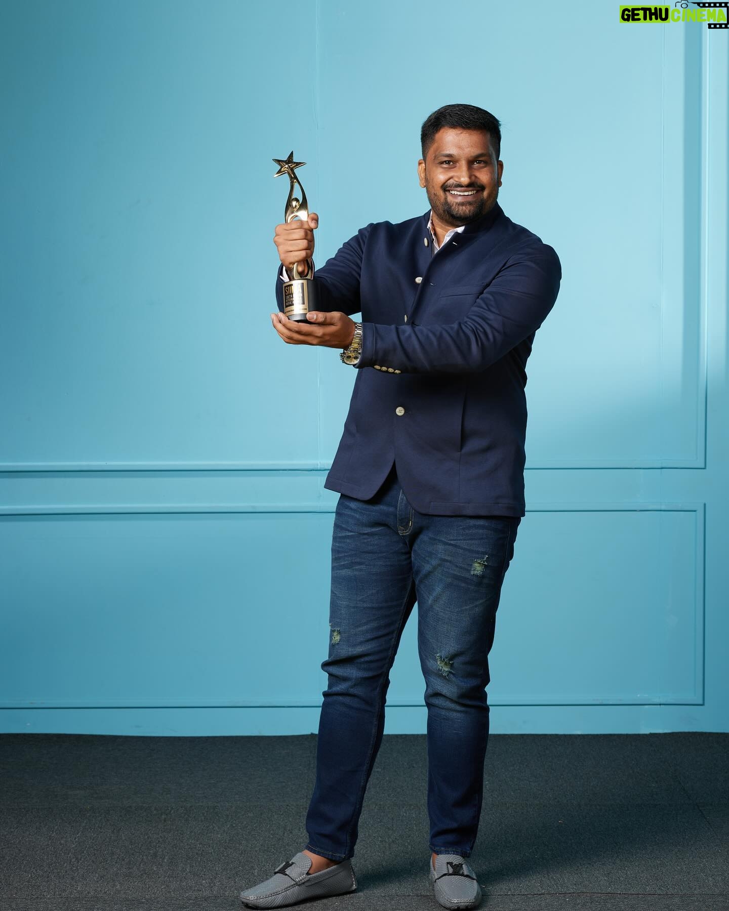 Pavan Wadeyar - 1K Likes - @pavanwadeyar & @apekshapurohit , A Stellar Debut in Production!
Pawan Wadeyar receives the award for both!
#NEXASIIMA #DanubeProperties #A23Rummy #HonerSignatis #Flipkart #ParleHideAndSeek #LotMobiles #SouthIndiaShoppingMall #TruckersUAE #SIIMA2023 #A23SIIMAWeekend #SouthIndianAwards #Docile #SIIMAinDubai
Danube Properties Presents A23 SIIMAWEEKEND in Dubai