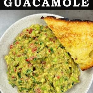 Pavel Berky Instagram - Znáte guacamole? A připravujete si ho doma? Mám pro Vás malý tip s marinovanou cibulkou, která mu dodá zvláštní kyselý a svěží šmrnc. No a jestli chcete vyzkoušet opravdové sedmé nebe v puse, tak si k němu opečte můj oblíbený semolinový chléb z @pekarna_kabat ❤️ Recept najdete ve stories 😉
•
•
•
#guacamole #guacamole🥑 #guacamolerecipe #guacamolelover #avokado #avokádo #berky #pavelberky #recept #recepty #pomazánky #pomazánka #pomazanka #pomazanky #svaciny #svacina #dnesjim #dnesjem #dnesvecerim #dnesjimzdrave #dnesjimfit #dnesvarim #fitrecepty #hubnuti #zdravastrava #zdravavyziva #zdravevareni #fitnessrecept #spoluprace