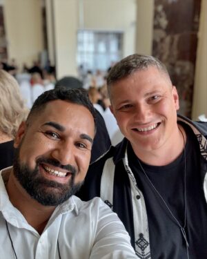 Pavel Berky Instagram - Ještě pro Vás máme takové malé ohlédnutí za naším akčním týdnem na @kviff ❤️🥳

1. Momentka z přehlídky @zuzanalesakcerna_designer
2. Boomerang z prvního záběru, co jsme točili pro @rohlik.cz 
3. Návštěva @tempus_design lounge v @spahotelimperial 
4. Vynikající večeře v pop-up @sasazu_restaurant 
5. Uvedení kolekce @olympijskytym & Jana Černého 
6. Osobitá přehlídka @debbie_brown.factory 
7. Krásná aktivace @orlencz 
8. @adela_gondikova & @jirkalangmajer jako překvapení večera na @cartecgroup_com v nádherných zrekonstruovaných prostorech @cisarskelazne 
9. Velmi inspirativní diskuze @forbescesko 
10. Skvělá afterparty Forbes v jeskyni @grandhotelpupp 

No, zažili jsme toho ještě mnohem víc, potkali spoustu skvělých lidí, ochutnali moře dobrého jídla a pití a už se nemůžeme dočkat, až se příští rok vrátíme a doufám, že i třeba s nějakým vlastním projektem ❤️

Děkujeme moc za pozvání @rohlik.cz i všem, díky kterým jsme mohli navštívit další akce a program Kviffu! Fakt jsme si tu první návštěvu festivalových Varů užili! ❤️
•
•
•
#kviff #karlovyvary #rohlikcz #berky #pavelberky #mattpardus #kviff2024 #kviff58