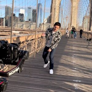 Pavel Callta Instagram - Přátelé, v pátek 26/5 new song a v neděli 28/5 nový videoklip from Manhattan 🎥🔥🖤 #newsong #newyork 🎥 @nikitarblv