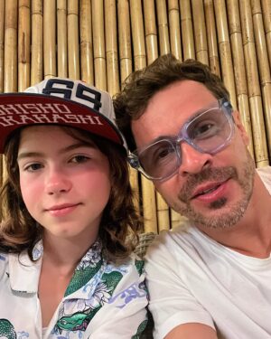Pavel Derevyanko Instagram - Весёлимся🐝🐝 @varya__derevyanko #папаидочь #счастливыйпапан