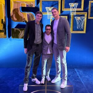 Pavel Derevyanko Instagram - 15 лет лиге российского баскетбола🏀 @mozg25  @ak47russ  и Пабло спортивный мэн 🥃