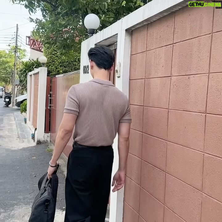 Pavel Naret Promphaopun - 111.5K Likes - Strollin’ 🚶🏻♂️