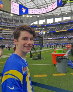 Paxton Booth Instagram - Did something super cool this weekend🏈