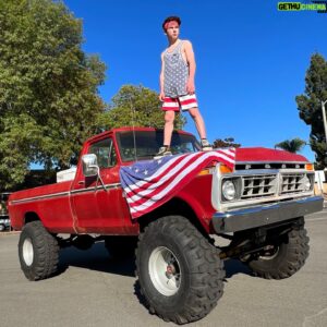 Paxton Booth Instagram - Happy birthday ‘Merica!🤘🏻
