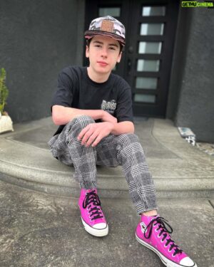 Paxton Booth Instagram - ⚡️Stay Rad🤘🏻