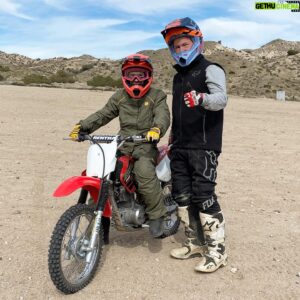Paxton Booth Instagram - #raddad 🏍💨
