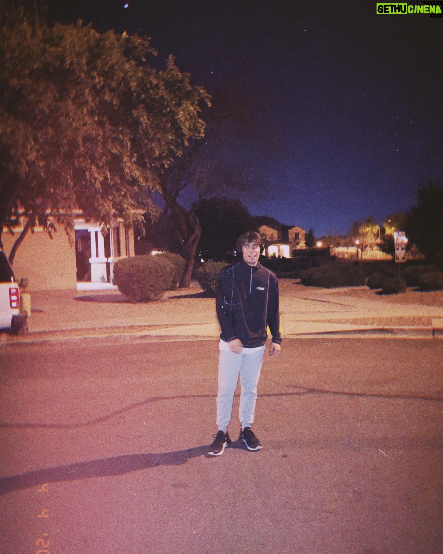 Pearce Joza - 43.9K Likes - 75° run = jogging in a sauna