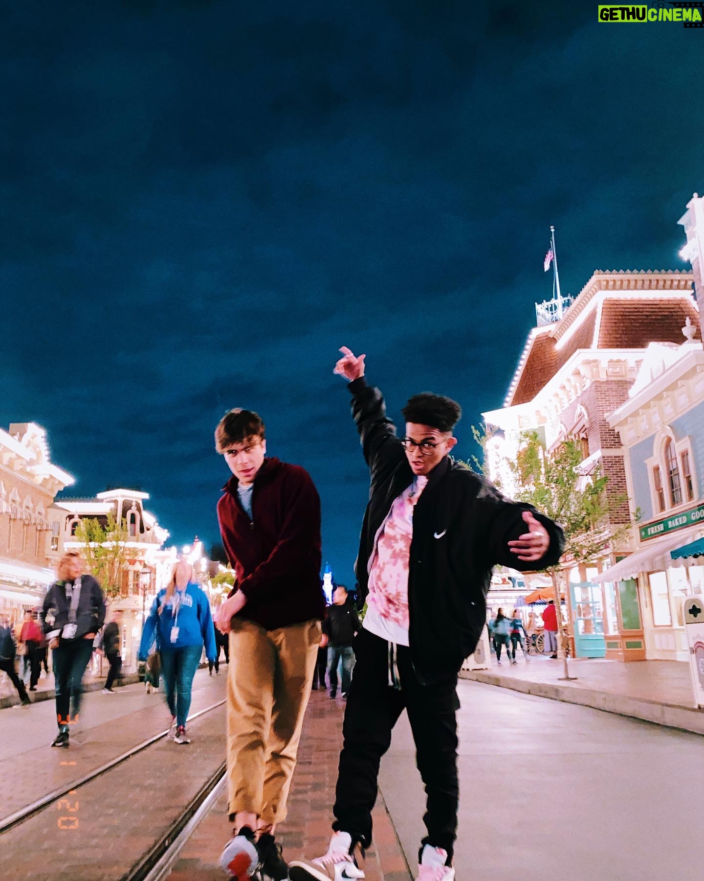 Pearce Joza - 45.5K Likes - disneyland!