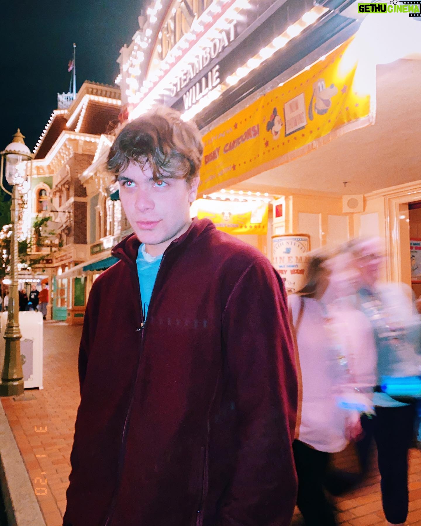 Pearce Joza - 45.5K Likes - disneyland!
