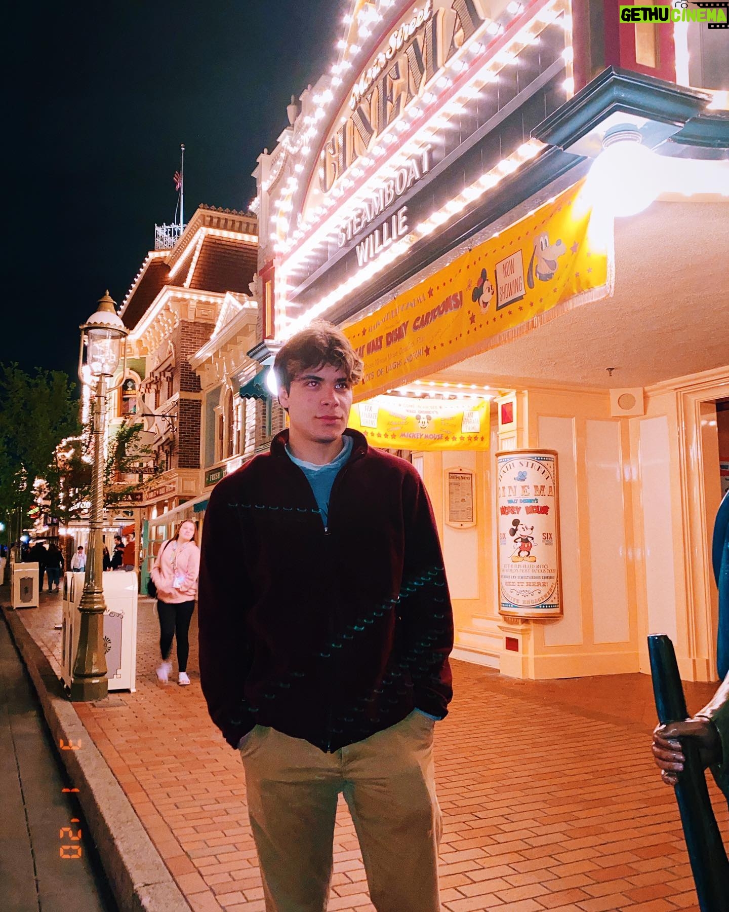 Pearce Joza - 45.5K Likes - disneyland!