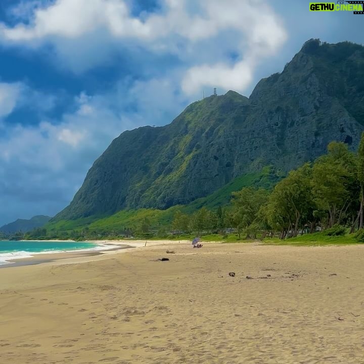 Pearl Liaison - 34.9K Likes - Do I have sunscreen on my face? 🌊☀️⛰️