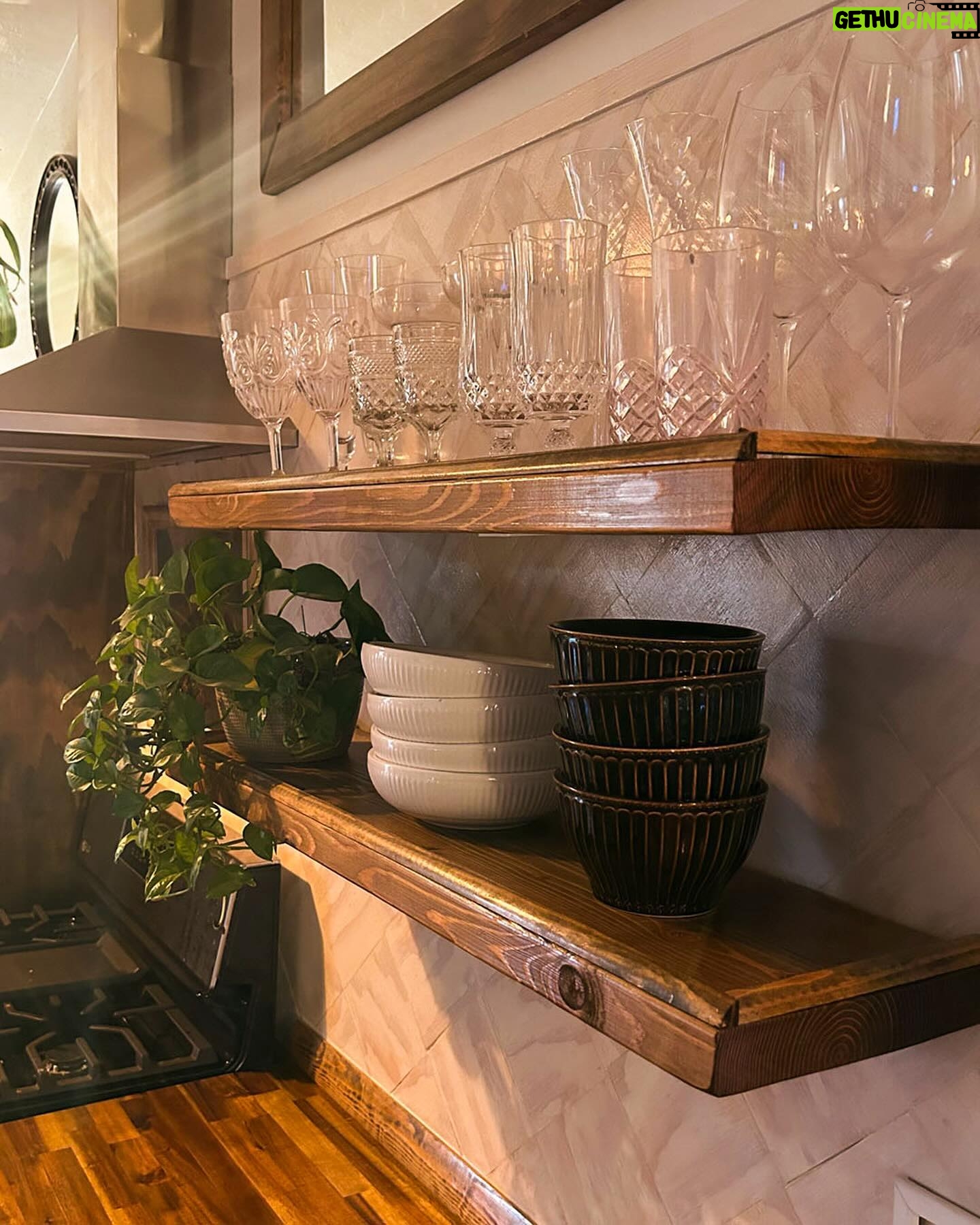 Pearl Liaison - 35.5K Likes - i’m gheyy, ofc i built this just to order takeout every night 🪚🥡 #diy #renovation #interiordesign