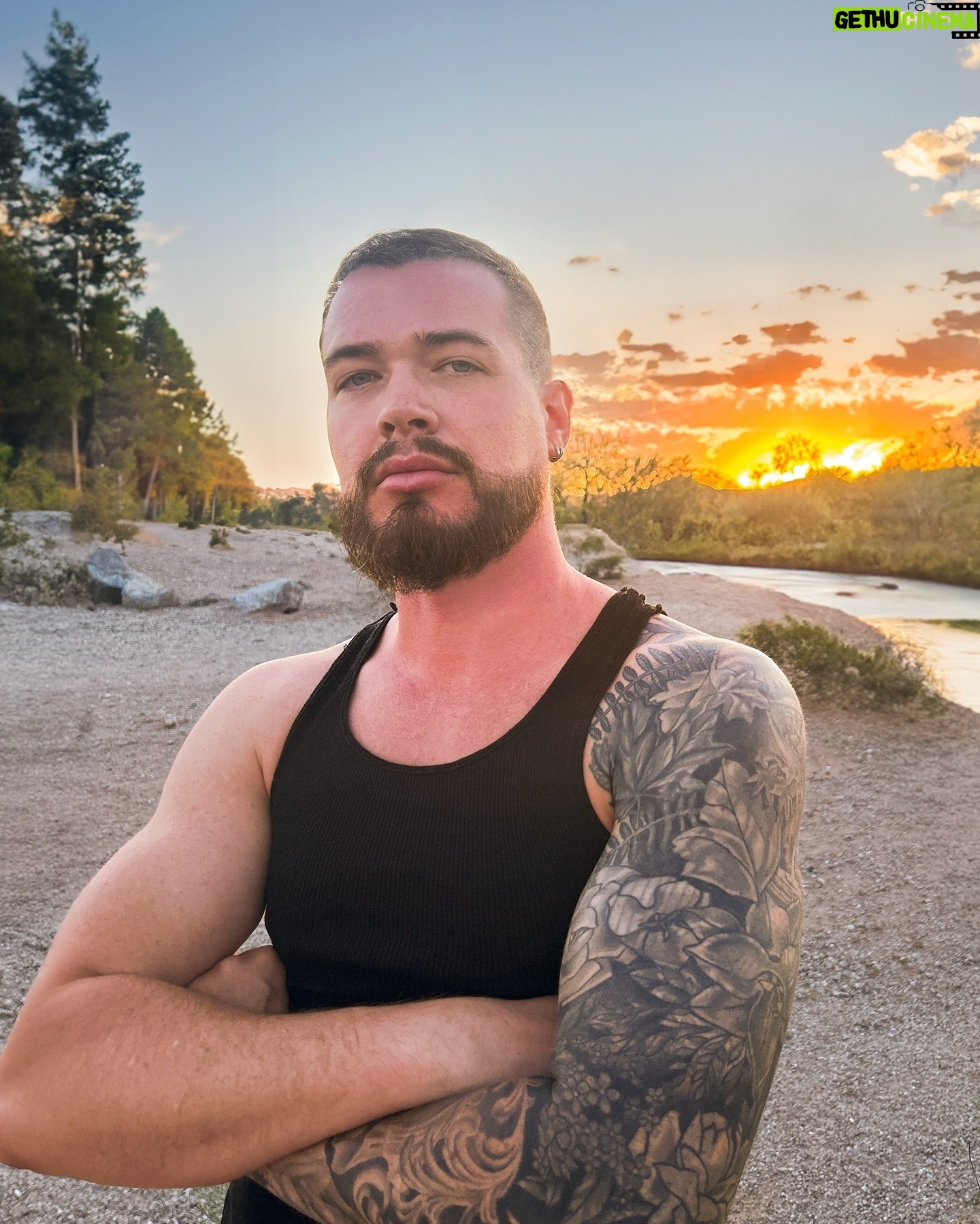 Pearl Liaison - 50.1K Likes - fighting with ppl online is the first sign of mental illness