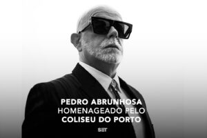 Pedro Abrunhosa Instagram - Pedro Abrunhosa foi hoje homenageado pelo Coliseu do Porto pela sua extraordinária carreira e contribuição para a sala.

Em ano de celebração de 'Viagens', primeiro disco do Artista, Pedro Abrunhosa é assim reconhecido pelos seus feitos durante a sua longa carreira. 

VIAGENS 3.0
📍 Porto - 7 / 8 NOV. 
📍 Lisboa - 23 NOV.