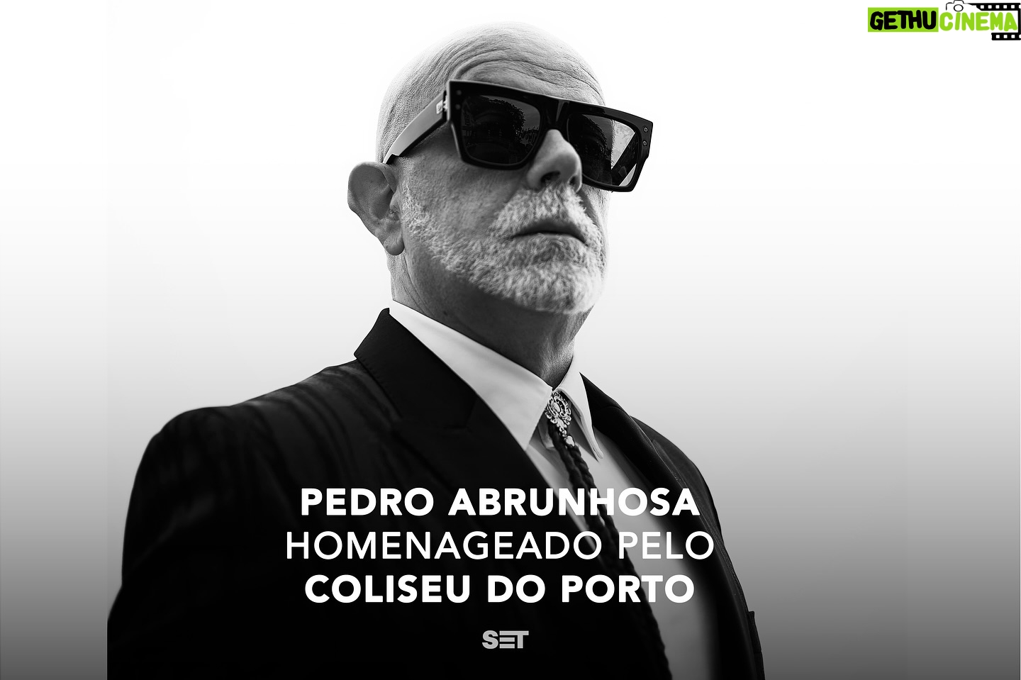 Pedro Abrunhosa - 1.6K Likes - Pedro Abrunhosa foi hoje homenageado pelo Coliseu do Porto pela sua extraordinária carreira e contribuição para a sala.
Em ano de celebração de 'Viagens', primeiro disco do Artista, Pedro Abrunhosa é assim reconhecido pelos seus feitos durante a sua longa carreira.
VIAGENS 3.0
📍 Porto - 7 / 8 NOV.
📍 Lisboa - 23 NOV.