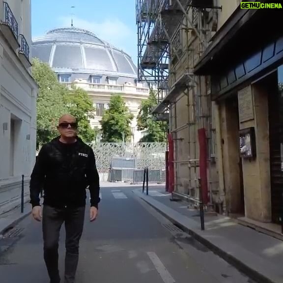 Pedro Abrunhosa - 2.2K Likes - Algumas imagens após o inenarrável espectáculo em Paris. 🇫🇷 Fotos de @ritacarmo_photography @hugo_abu @eric_ferreira77
