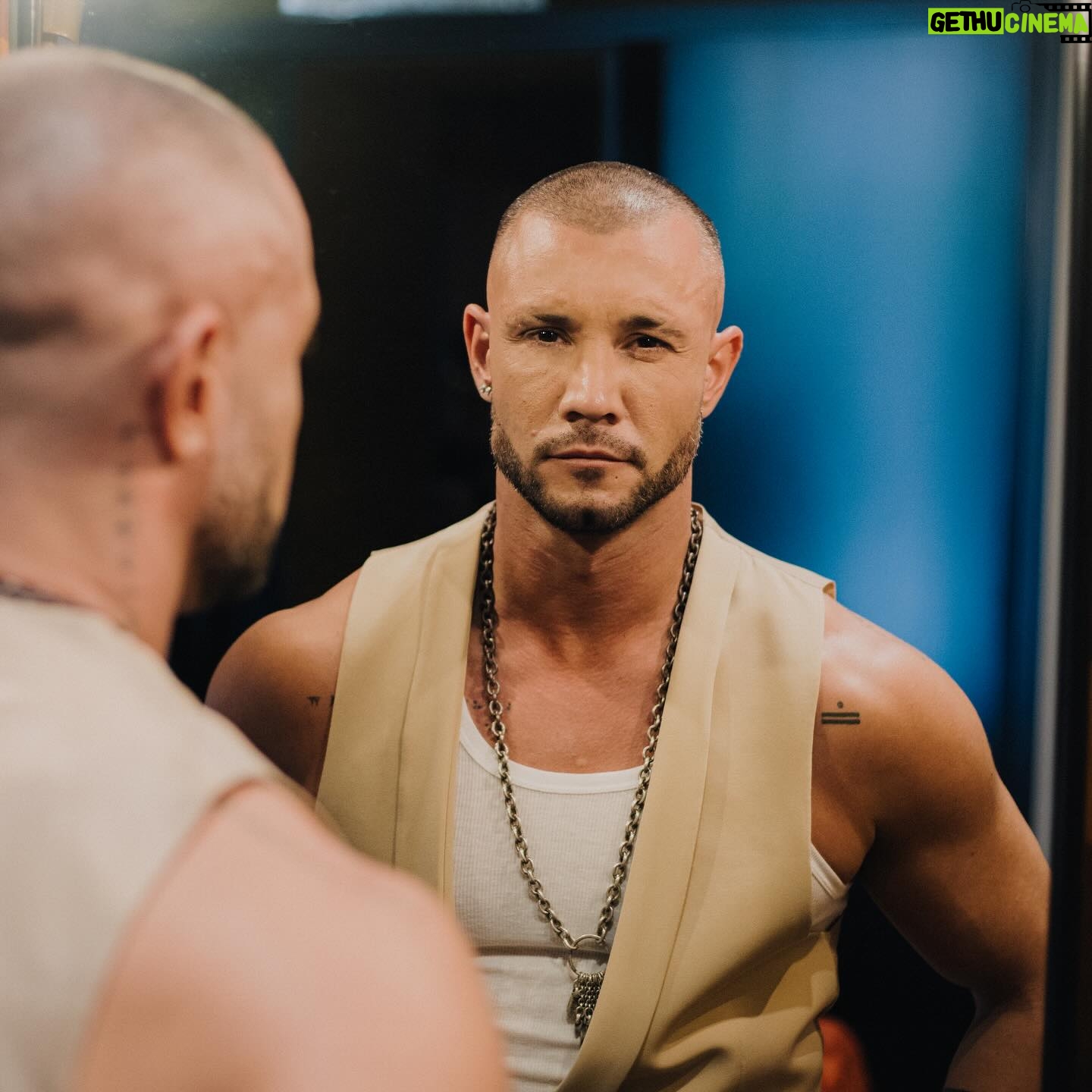 Pedro Barroso - 25.1K Likes - Face, Stand and Fight…
Different Breed…
Ph @leandrophgomes