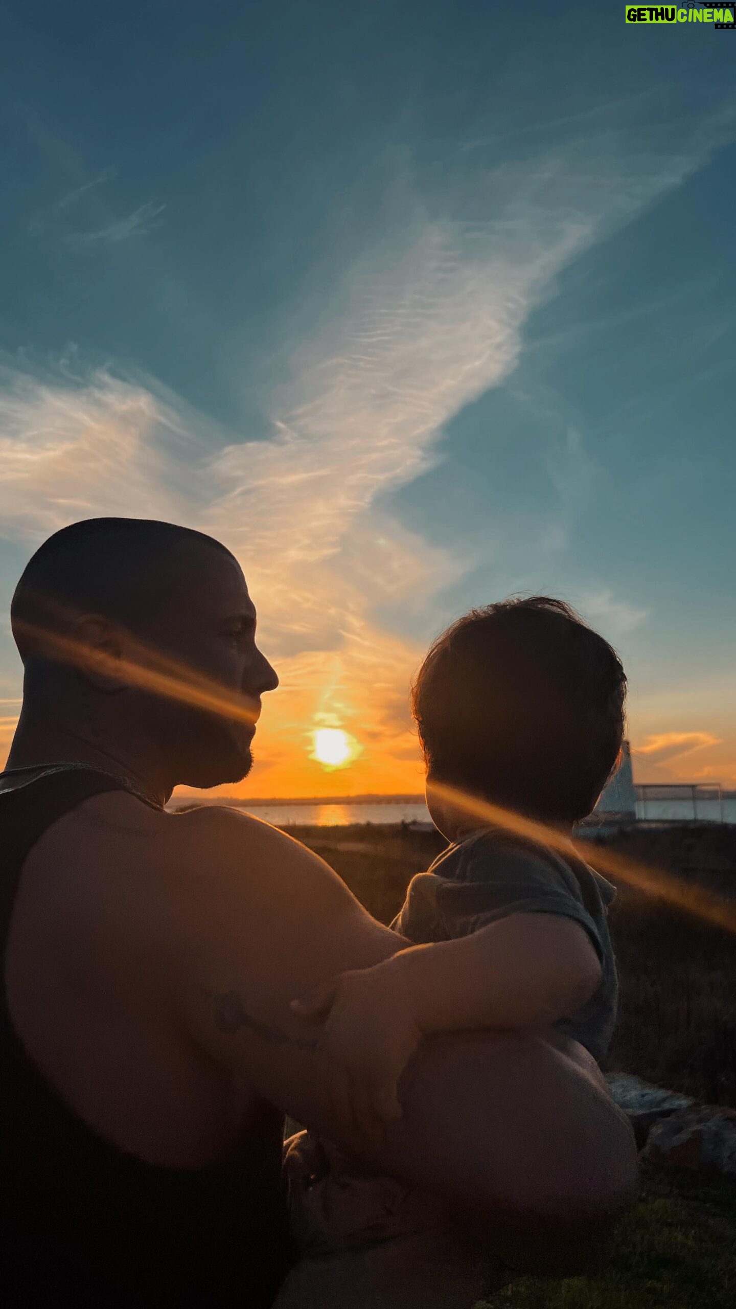 Pedro Barroso - 31.6K Likes - What a Dream Place…
@praiadosal ! A minutos de Lisboa, tens o que é necessário para uns dias de tranquilidade onde podes usufruir desde o conforto à aventura. Aqui, na @praiadosal encontras o local perfeito para uma estadia memorável...
Onde podes viver momentos ÚNICOS EM FAMÍLIA!!!