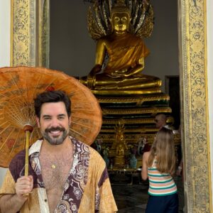Pedro Carvalho Instagram - Há muito tempo que queria viver esta experiência, deixei tudo nas mãos do @agenteviagens_carlos e da @tuiportugal e está a ser incrível! 🎏🇹🇭