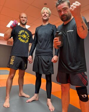 Pedro Elias Instagram - GOOD TO BE BACK @janquaeyhaegensmma @robinpront 💙♥️