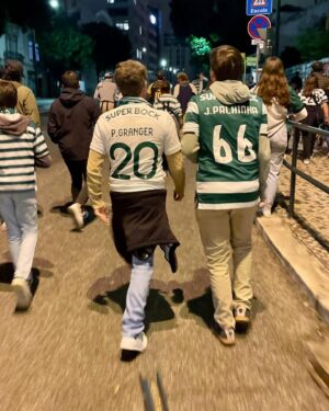 Pedro Granger Instagram - Porque o Sporting é o nosso grande amor! 
As duas últimas vezes que fomos campeões não pude ir ao Marquês fazer a festa , portanto ontem soube-me a triplicar . 
💪🏻Obrigado família Sportinguista💚 

#PedroGranger #Sporting #sportingclubedeportugal #SCP #DiaDeTITULO #Campeoes