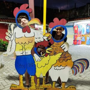 Pedro Malta Instagram - Pode até não parecer, mas tem um bebê na foto do painel para encaixar o rosto kkk 👶🥸