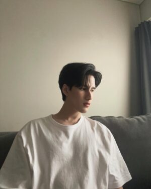 Peerawich Ploynumpol Instagram - please just say you love me 🎞️