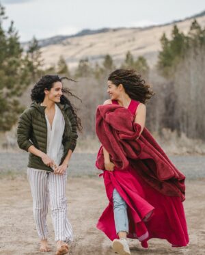 Pegah Ghafoori Instagram - Spend a little time with me✨🎞️🤍🥂
Little recap of my proudest and favorite memories of 2023. Happy new year my loves🎇