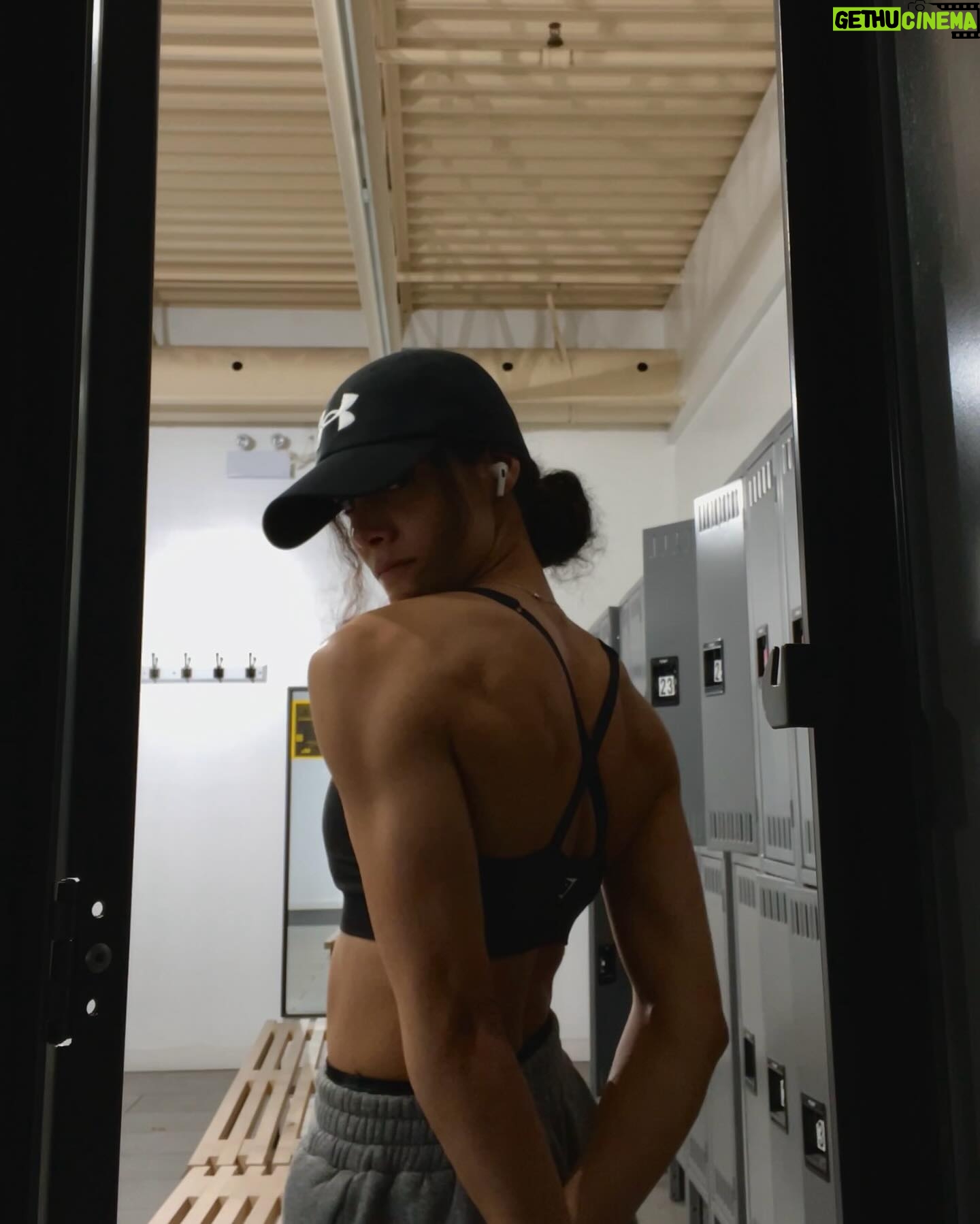 Pegah Ghafoori - 3.6K Likes - Spend a little time with me✨🎞️🤍🥂
Little recap of my proudest and favorite memories of 2023. Happy new year my loves🎇