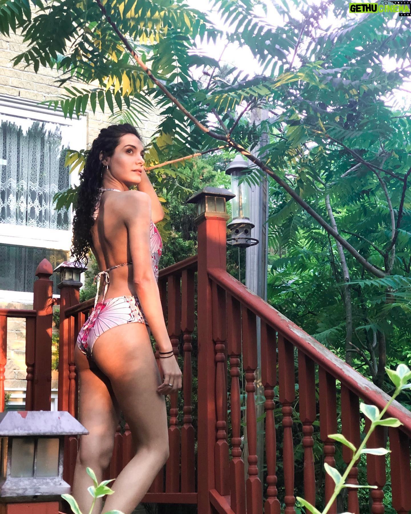 Pegah Ghafoori - 1.3K Likes - Right before the mosquitos ate me alive. 🌊🌺💦