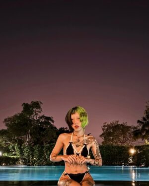 Pemika Wongsurakarn Instagram - *ੈ✩‧₊˚₊‧꒰ა ☆ ໒꒱ ‧₊˚₊˚ੈ✩‧₊˚

#pool #nightpool #goth #punkgirl #postpunk #darkwave
