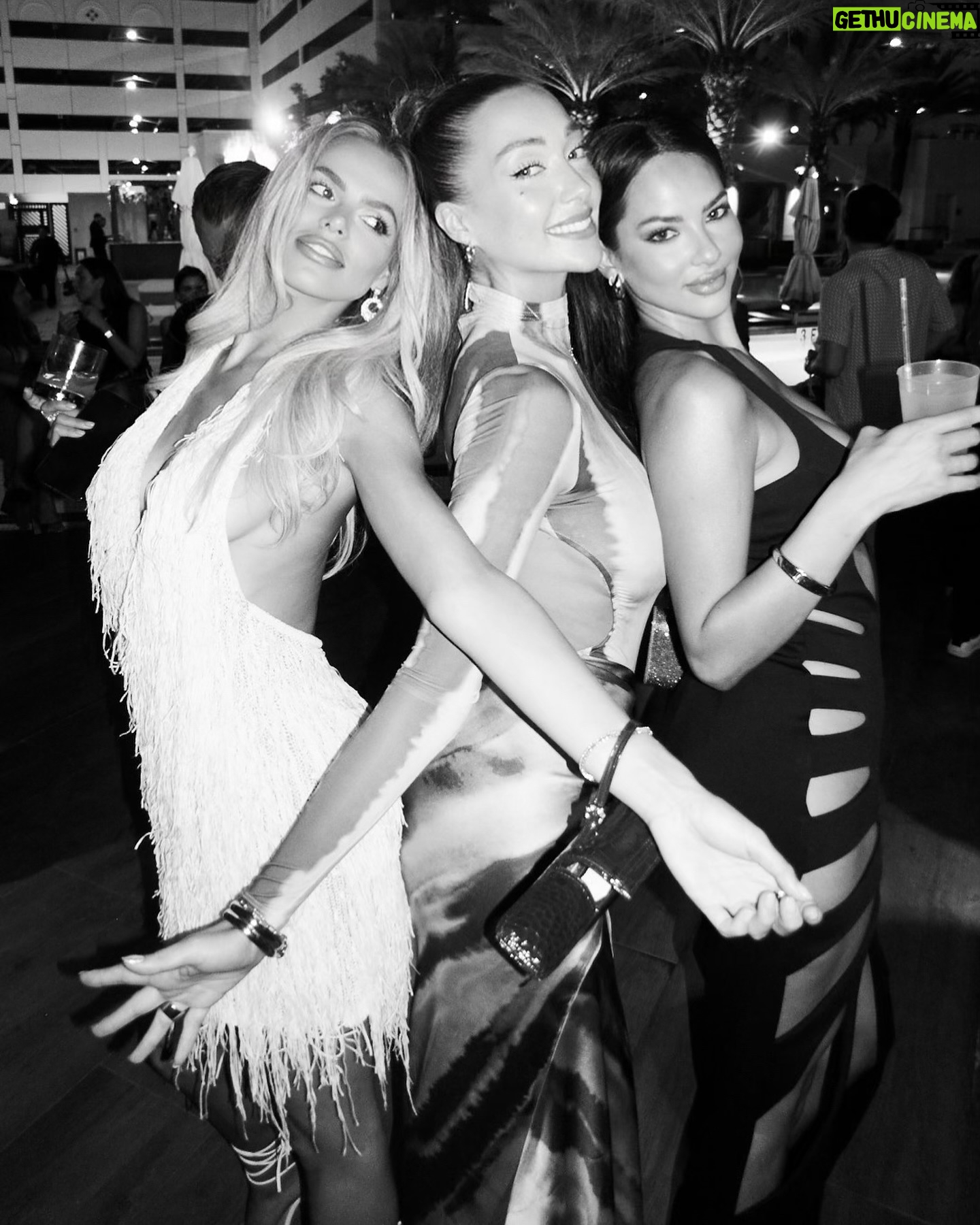 Penny Lane - 19.4K Likes - What a weekend. @si_swimsuit it was everything and more. 🥳