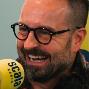 Penny Smith Instagram - An Alfie Boe and Penny Smith duet you say..? 👀👀 

You’ll have to see it to believe it #linkinbio 

#scalaradio #classicsatchristmas #sparklesaremandatory