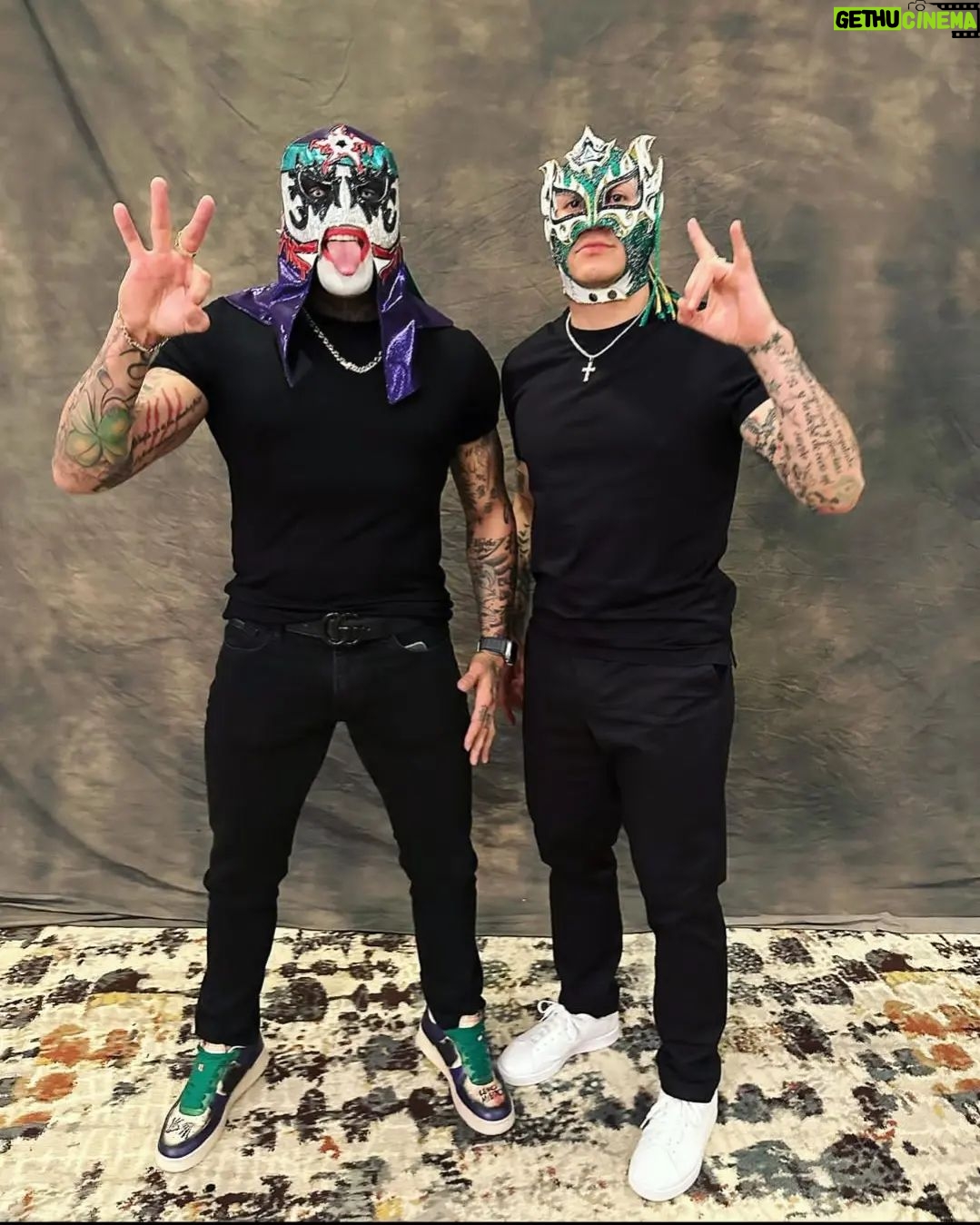 Pentagón Jr. - 9.6K Likes - Thank you @squaredcircleexpo