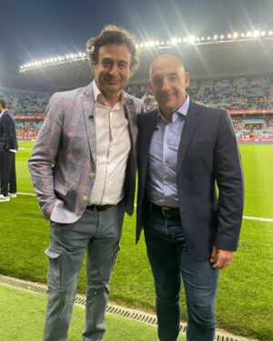 Pepe Rodríguez Instagram - Ha sido un placer venir a Malaga a ver a la selección española de fútbol para contaros que este lunes y martes comenzamos la 11 temporada de @masterchef_es ,en @rtve y conocer al gran @chapiferrer2 . No me ganare la vida de comentarista deportivo pero si de pitoniso. Dije que ganaríamos 3-0. Y así fue.  Pues eso , que viva España !!!!