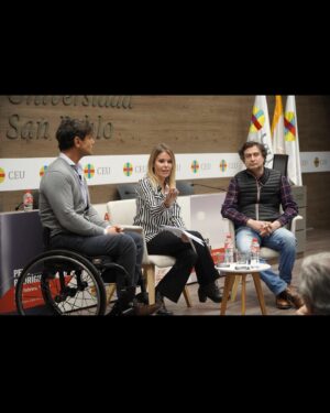 Pepe Rodríguez Instagram - Ha sido un placer charlar y debatir en @uspceueps de la mano de @generali_es junto al gran @ciscogarve  Hemos charlado con alumnos bajo el lema “la actitud suma “ ha sido una mañana preciosa hablando de presente y futuro ,,, de lo humano y lo divino .. etc  que difícil es hablar a jóvenes de cómo gestionar el éxito. El fracaso . Lo bueno. Lo malo.  Cuando uno sabe que el futuro son ellos ,,, solo decir para simplificar que lo importante en la vida es ser buenas personas.  Buenas personas hacen buenas empresas. Buenas familias  buenas relaciones. Etc.