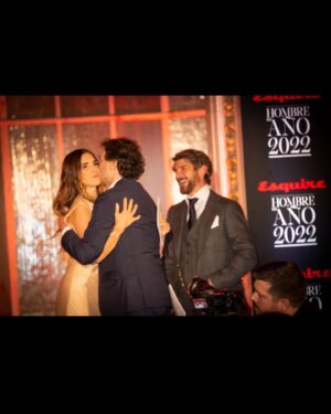 Pepe Rodríguez Instagram - Vaya dos noches maravillosas entregando premios . Primero a @danigarcia7 hombre del año en la maravillosa revista @esquirees y también para @cadena100 donde javi y Mar hacen una gala solidaria que debéis buscar en internet …. Por un mundo mejor!!!!
Que suerte la mía de poder participar en ellas felicidades a los premiados