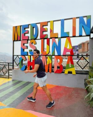 Pepe Valdivieso Instagram - Medellín es una chimba 🥳 🇨🇴 
#colombia #medellin #comuna13 #elpoblado