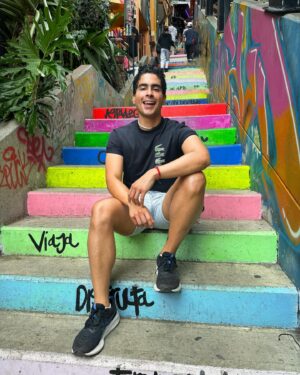 Pepe Valdivieso Instagram - Medellín es una chimba 🥳 🇨🇴 
#colombia #medellin #comuna13 #elpoblado