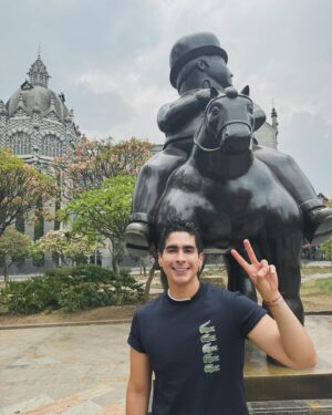 Pepe Valdivieso Instagram - Medellín es una chimba 🥳 🇨🇴 
#colombia #medellin #comuna13 #elpoblado