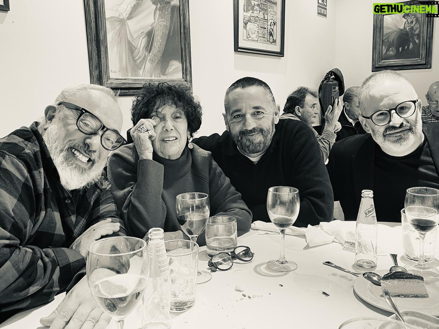 Pepón Nieto - 3.9K Likes - Comidas improvisadas con sobremesas pactadas que son arte. @maruja.torres @alexdelaiglesia @carolinabang @edugalan1980 @ilegalesrock @casahortensia